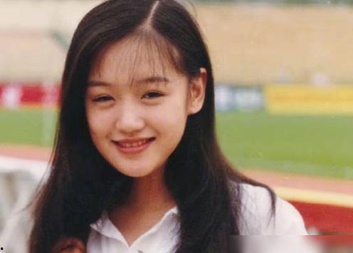 娱乐圈吃瓜小妹妹是谁啊,她是如何成为热门话题的？